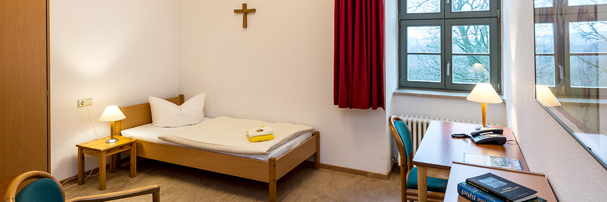 Benediktinerkloster Huysburg: Beispiel Einzelzimmer (Foto © Ulrich Schrader)